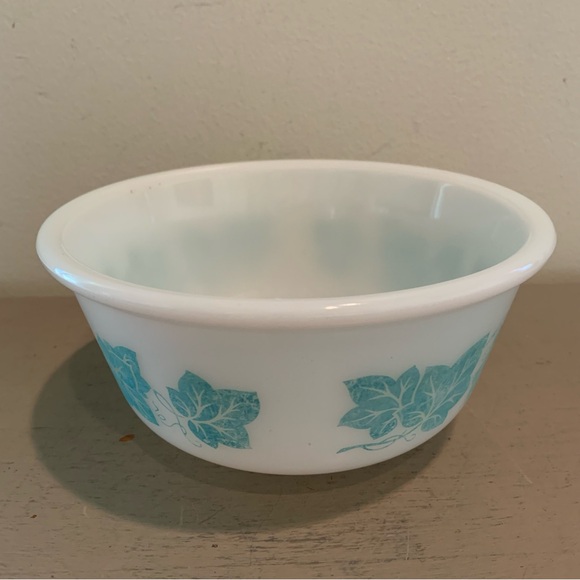 VTG Hazel Atlas Green Ivy 7” Mixing Bowl - Picture 4 of 6